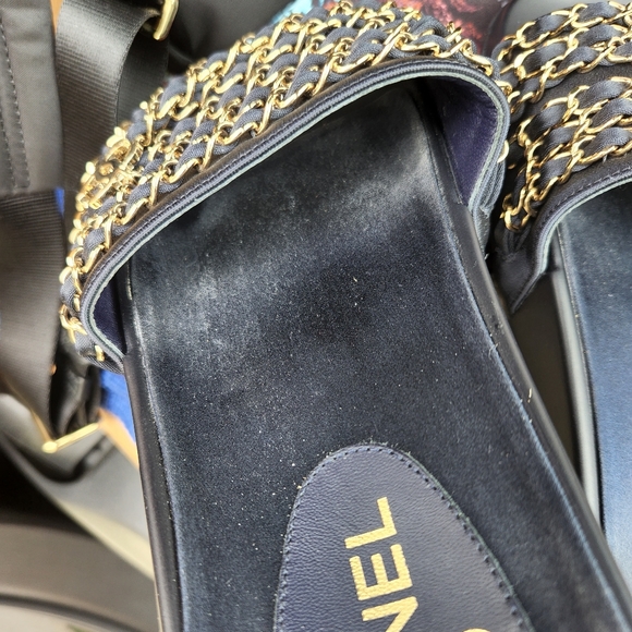 CHANEL slides - Picture 3 of 15